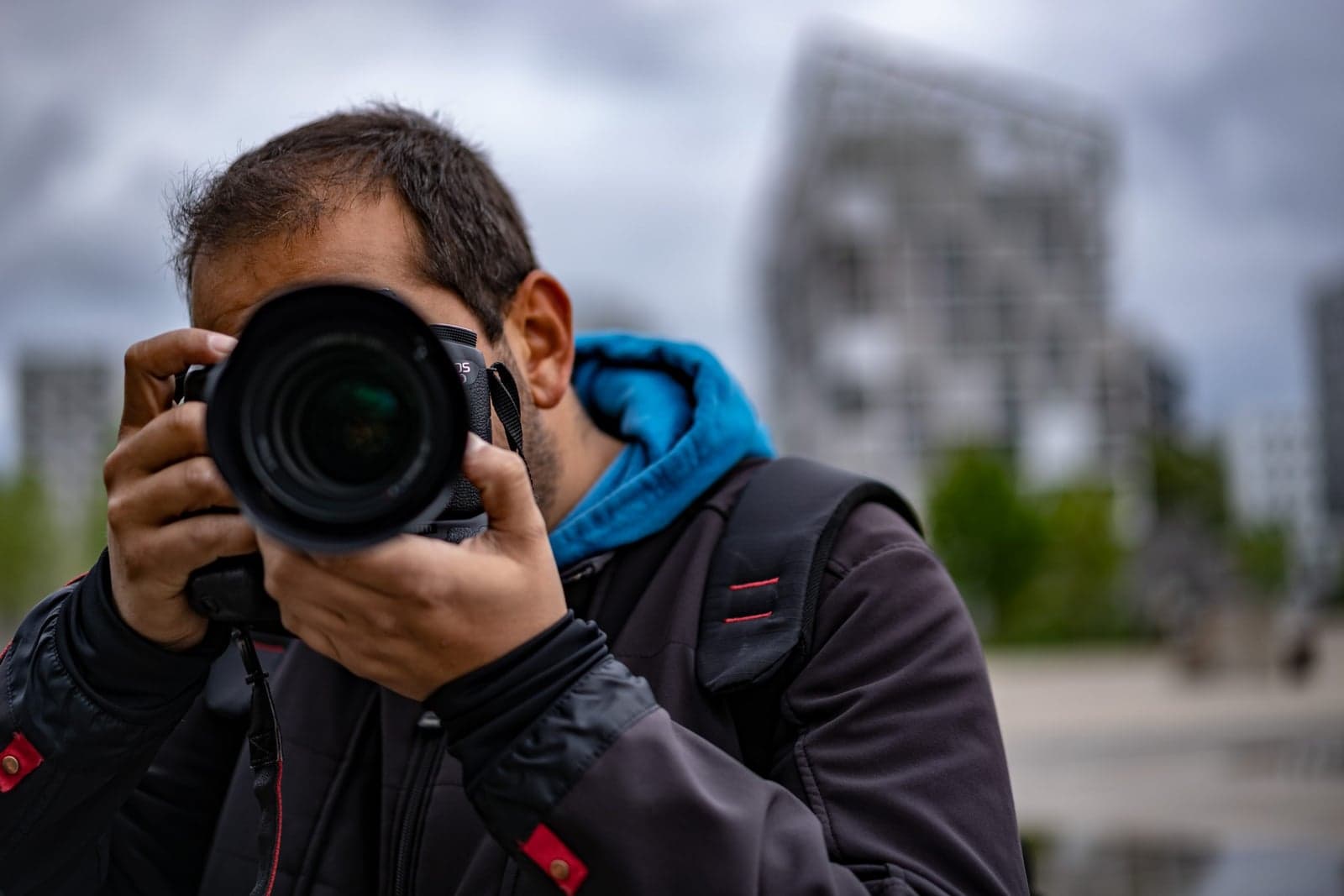 Souhail El Ghazouani prenant une photo